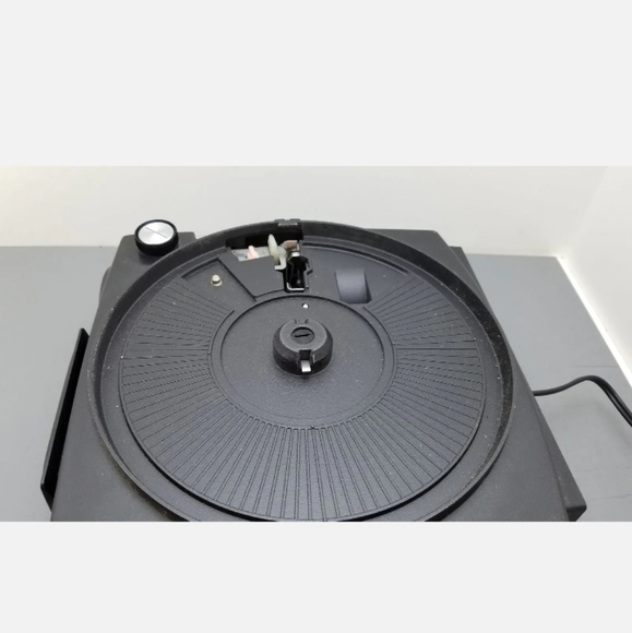 Vintage Kodak Carousel 760 auto focus Projector with case slide tray and lamps - Picture 10 of 10